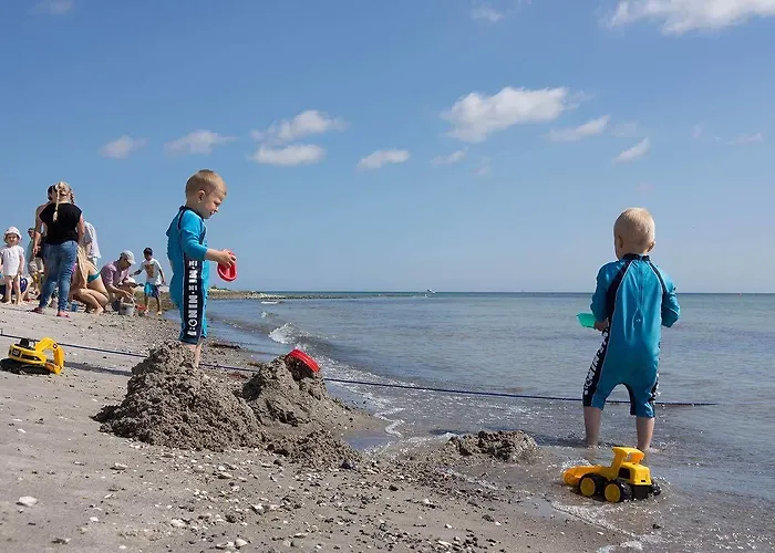 Dronningens Ferieby Hotel 4*